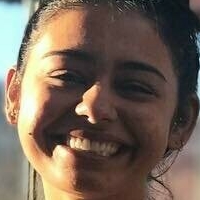 Nelufar Hedayat Çıplak