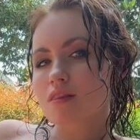 Nika Kolosova Çıplak