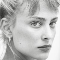 Nora Arnezeder Çıplak