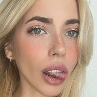 Nora Hedman Çıplak