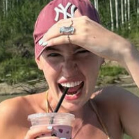 oliviarcox Çıplak
