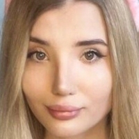 Polizistin Julia Çıplak