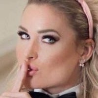 Ramona Bernhard Çıplak