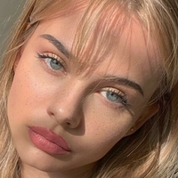 Sara Crumbleleg Çıplak