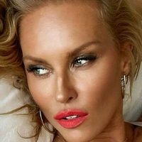 Simona Krainova Çıplak