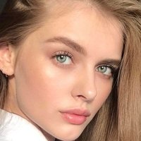 Snezhana Yanchenko Çıplak