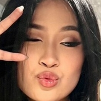 Theresa Nguyen Çıplak