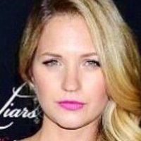 Vanessa Ray Çıplak