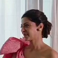 vedhika4u Çıplak
