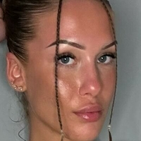 Viktoria Levani Çıplak