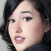 Waifu Lia Çıplak